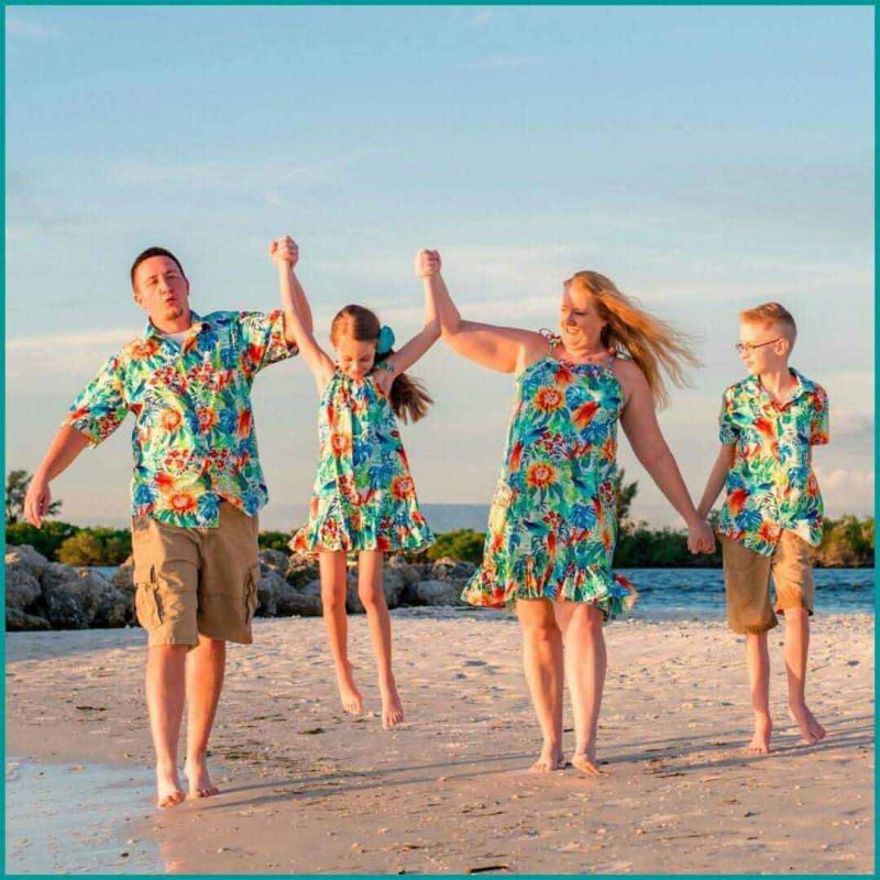 ست کردن پیراهن هاوایی با خانواده